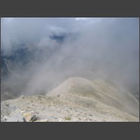 Vue plongeante depuis le sommet du Pic d'Escreins