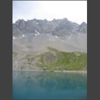Les couloirs N de la Font Sancte se refltent dans le lac